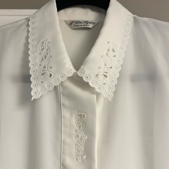 White Blouse - Picture 2 of 5